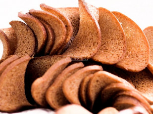 Ресторанные гренки со вкусом стейка: Ресторанные гренки с чесноком