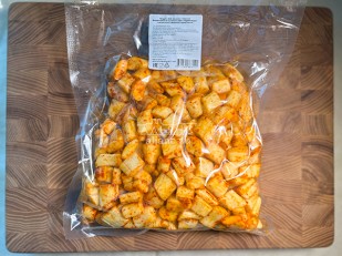 Сыр к пиву: Сырный продукт ФЕРМЕРСКИЙ бочонок паприка